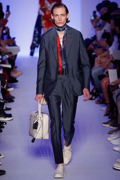 Look 4